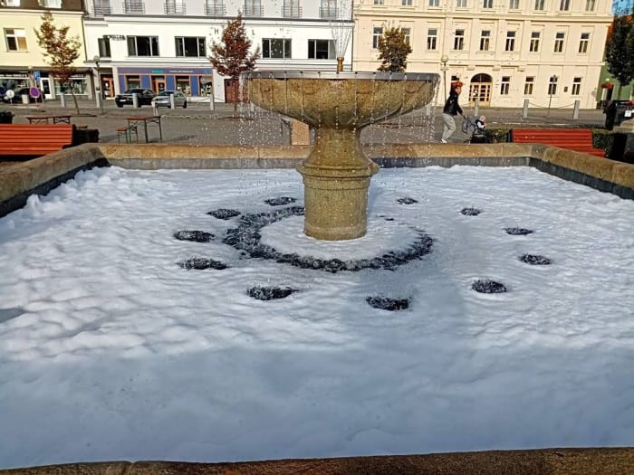 kašna jar